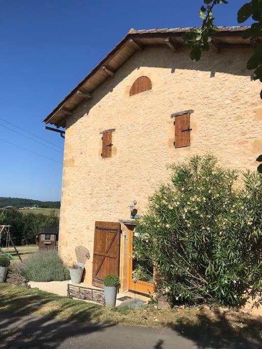 « Le Vieux Hangar » Gite A La Ferme Truffe Екстер'єр фото